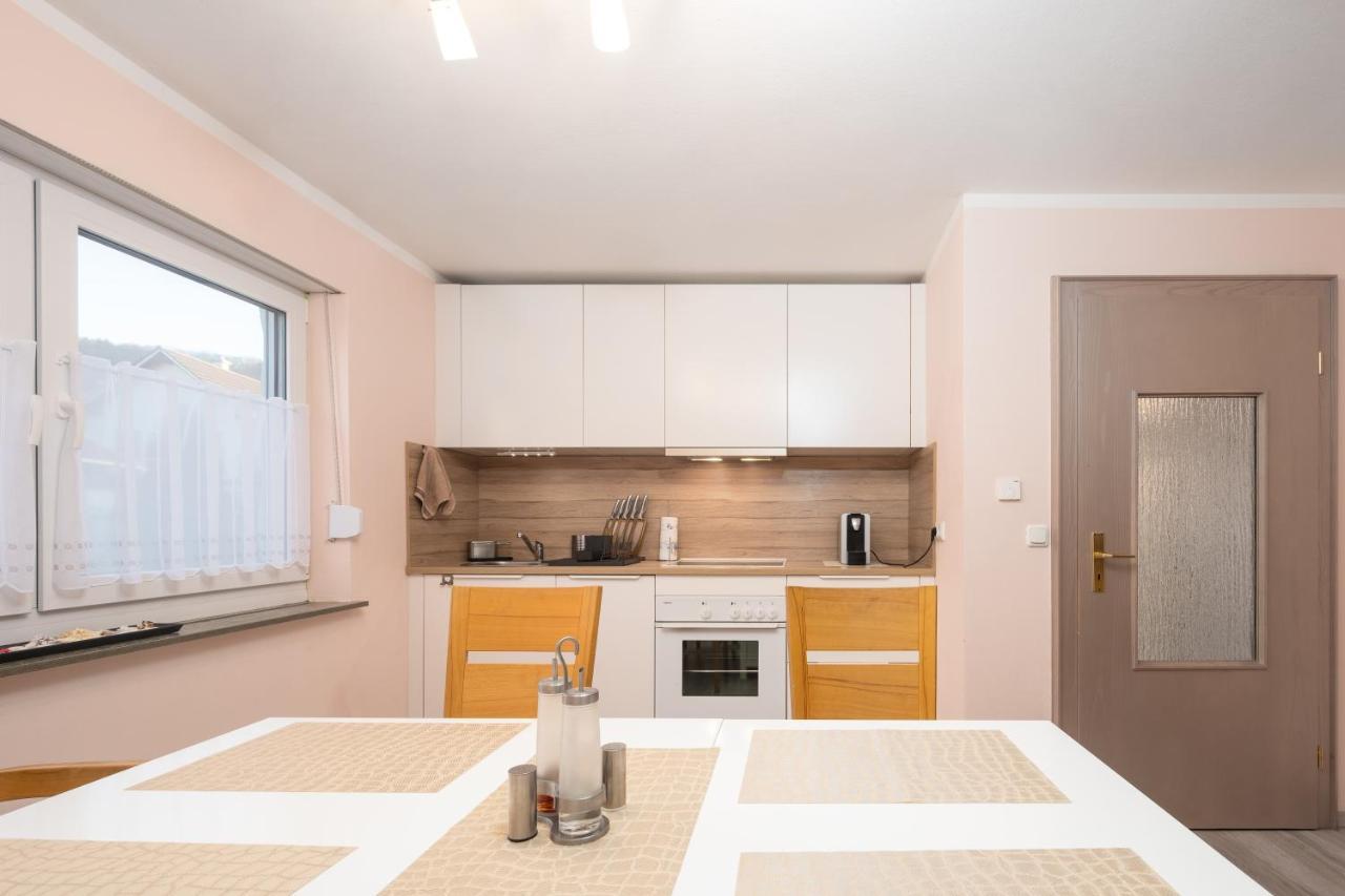 Familienfreundliche 3-Zimmer-Ferienwohnung Saal an der Donau Zewnętrze zdjęcie